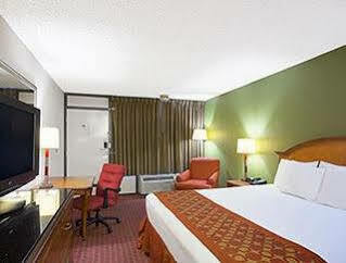 Days Inn Lafayette/University Екстериор снимка